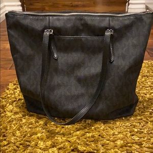 EUC Micheal Kors Classic Large Tote Bag